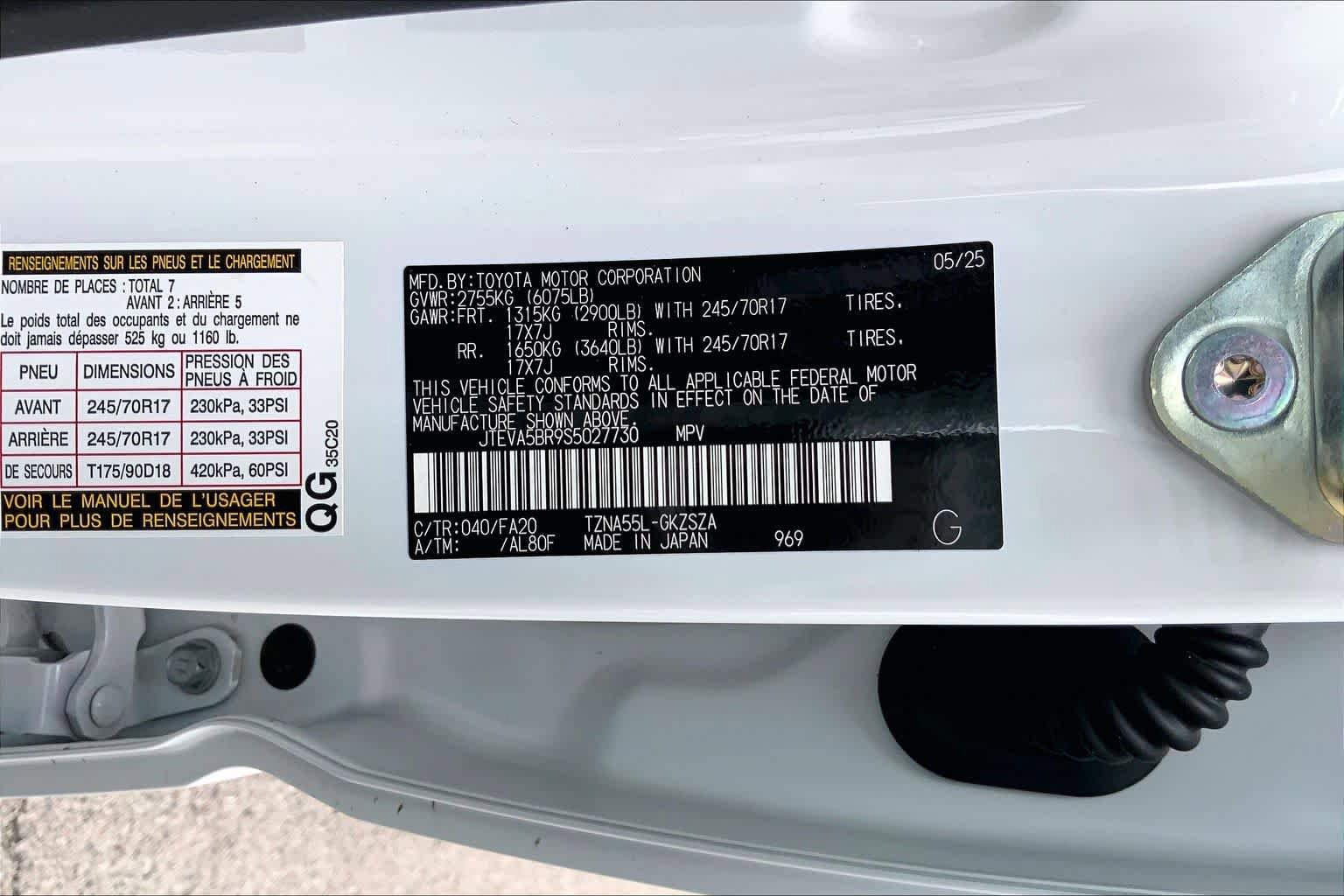 Used 2025 Toyota 4Runner SR5 AWD/4WD image 34