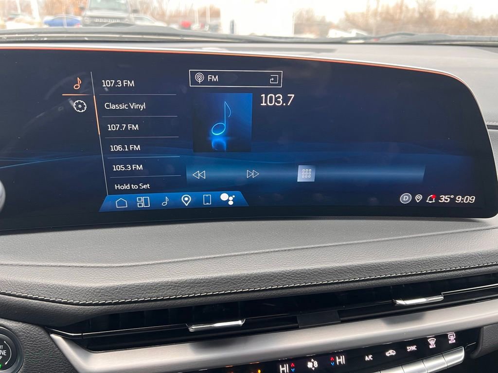 Used 2025 Cadillac XT4 Premium Luxury image 22