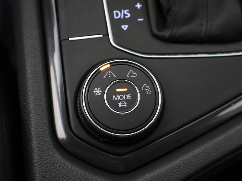 Used 2019 Volkswagen Tiguan SE w/ Panoramic Sunroof Package image 52