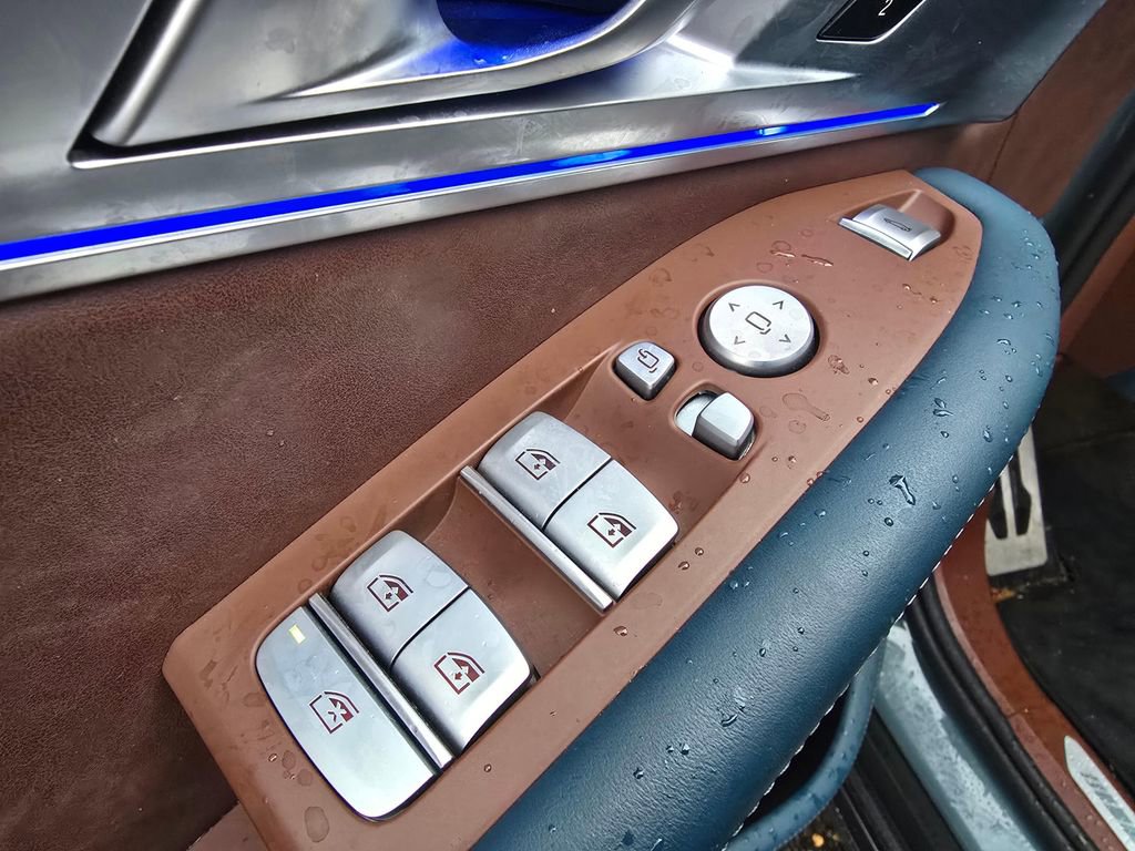 Used 2023 BMW XM image 25