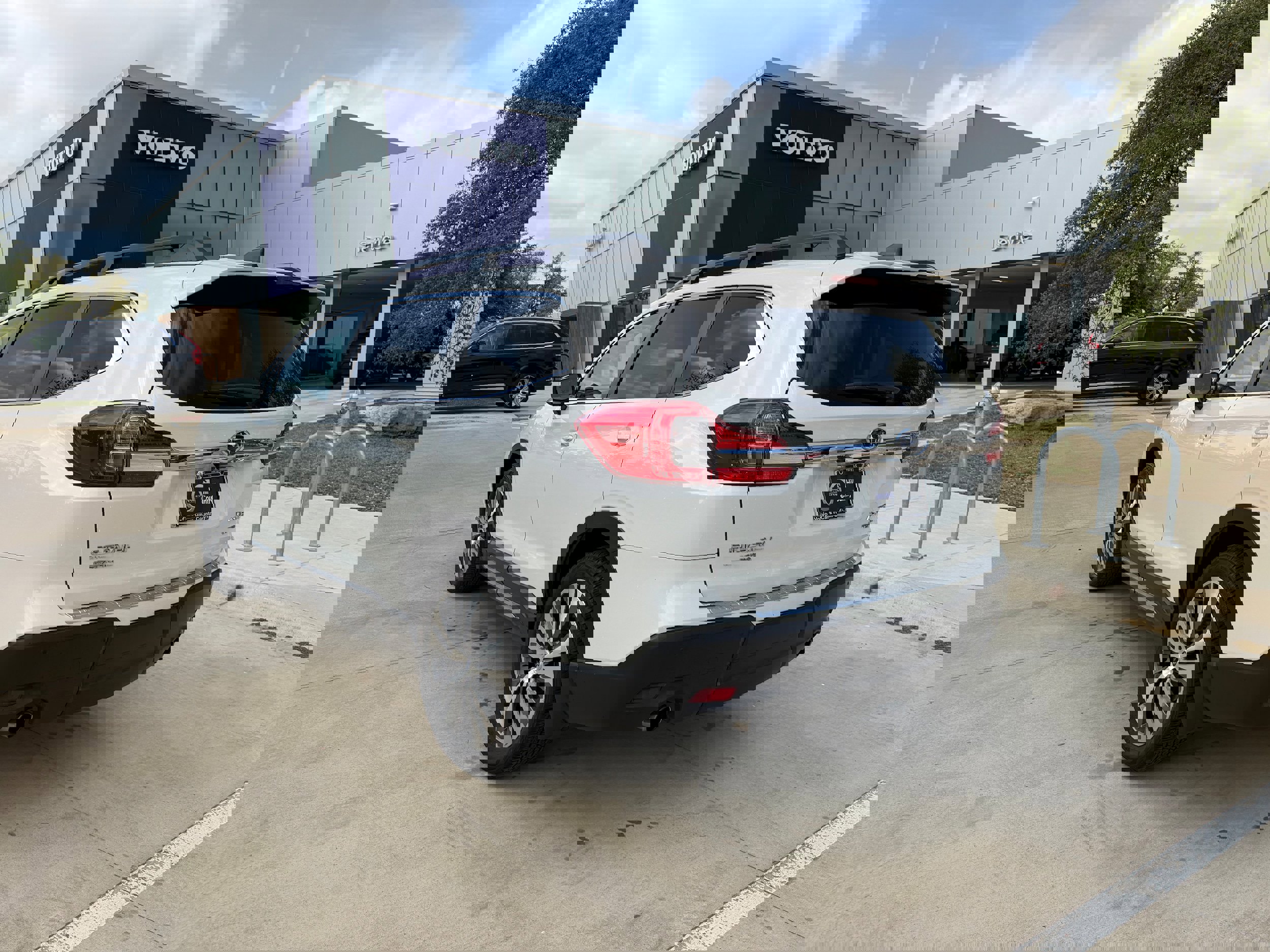 Used 2021 Subaru Ascent Limited w/ Technology Package image 4