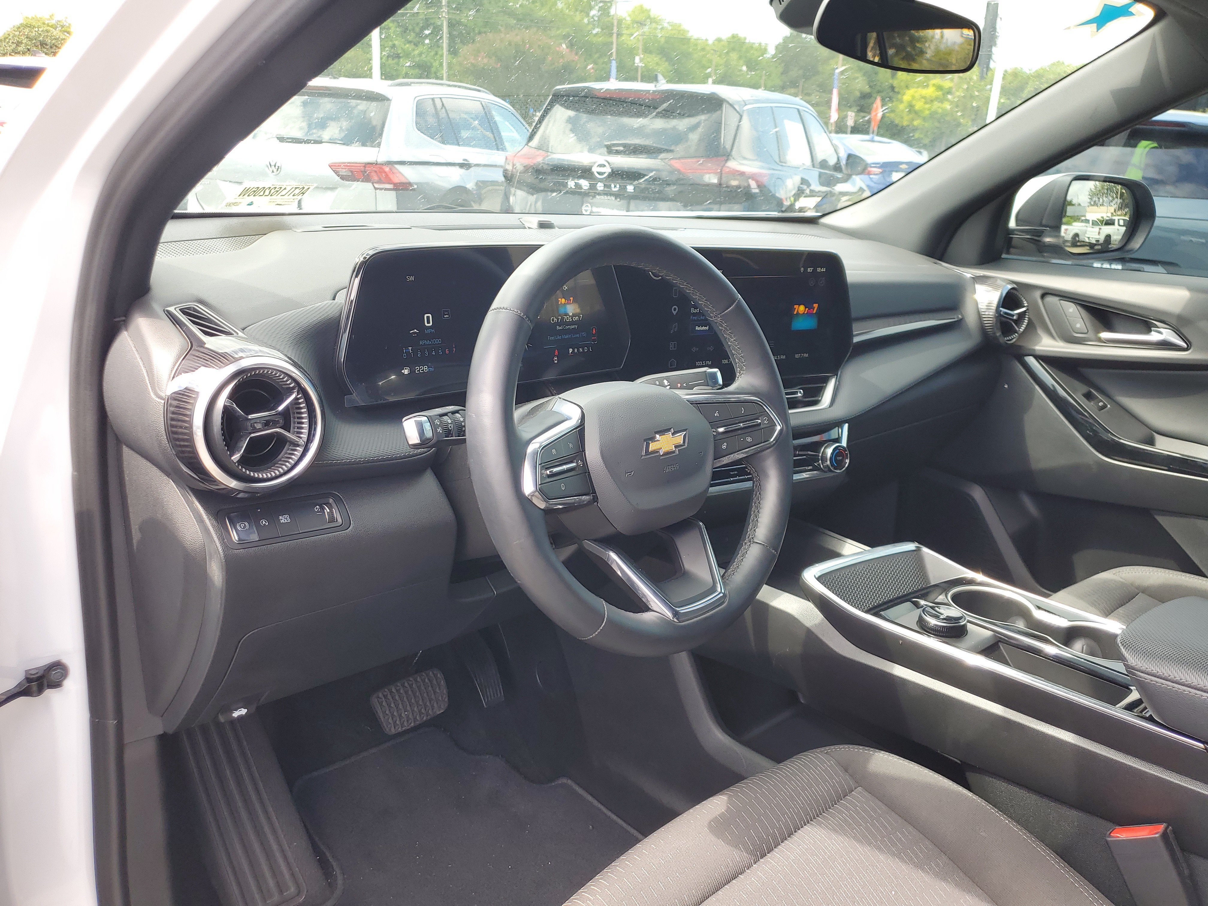 Used 2026 Chevrolet Equinox LT FWD image 18