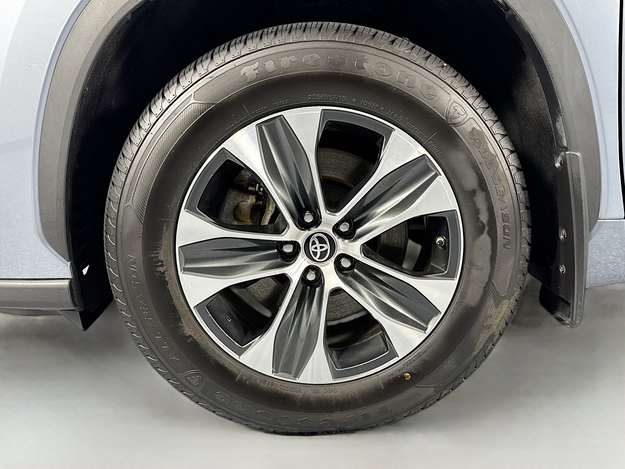 Used 2024 Toyota Highlander XLE AWD/4WD image 31