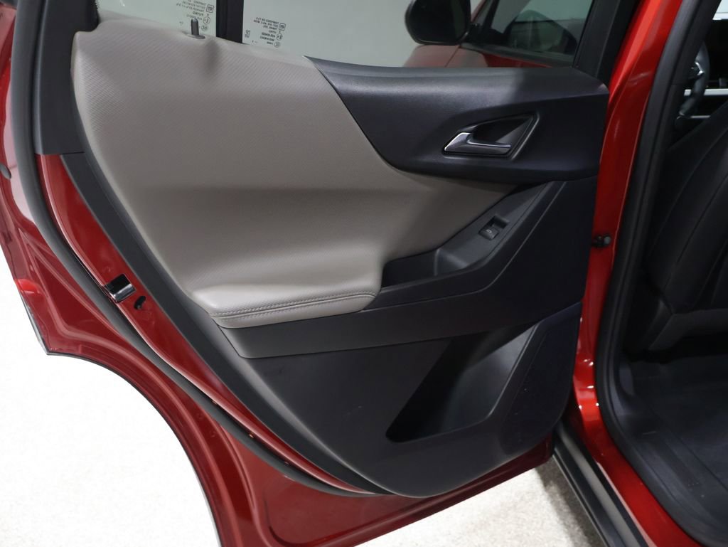 Used 2026 Chevrolet Equinox LT w/ Convenience Package II image 18