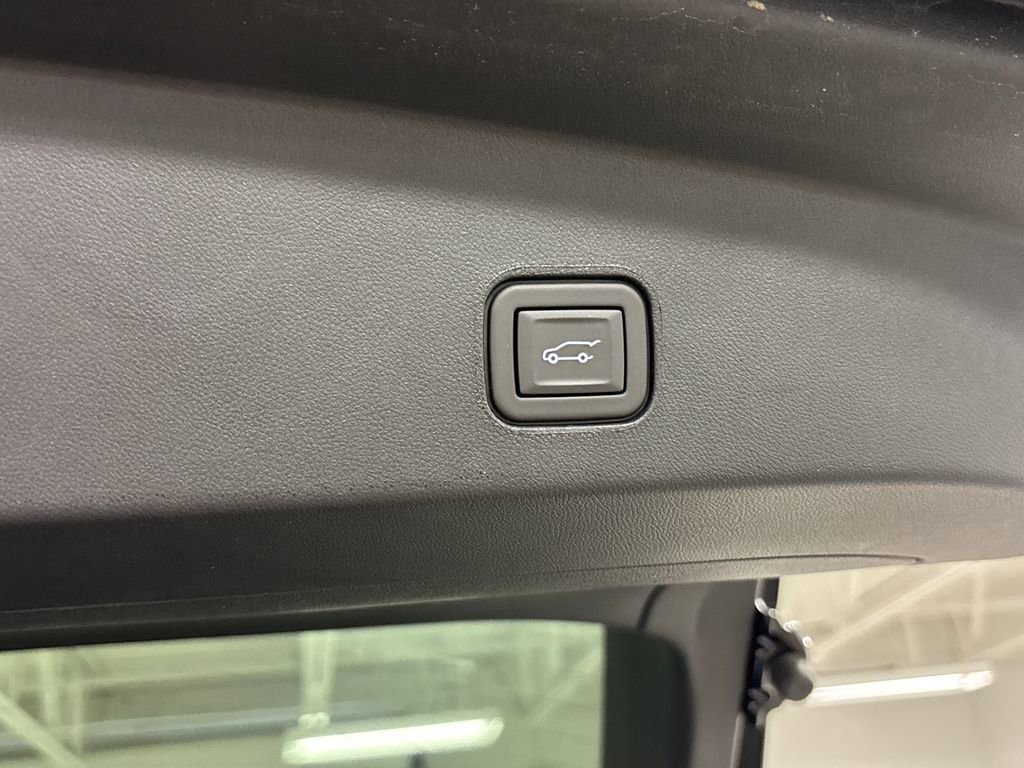 New 2025 Cadillac Lyriq Sport RWD image 19