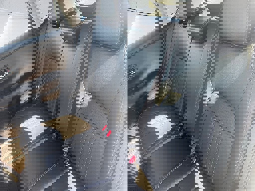 Used 2025 Honda HR-V EX-L image 18