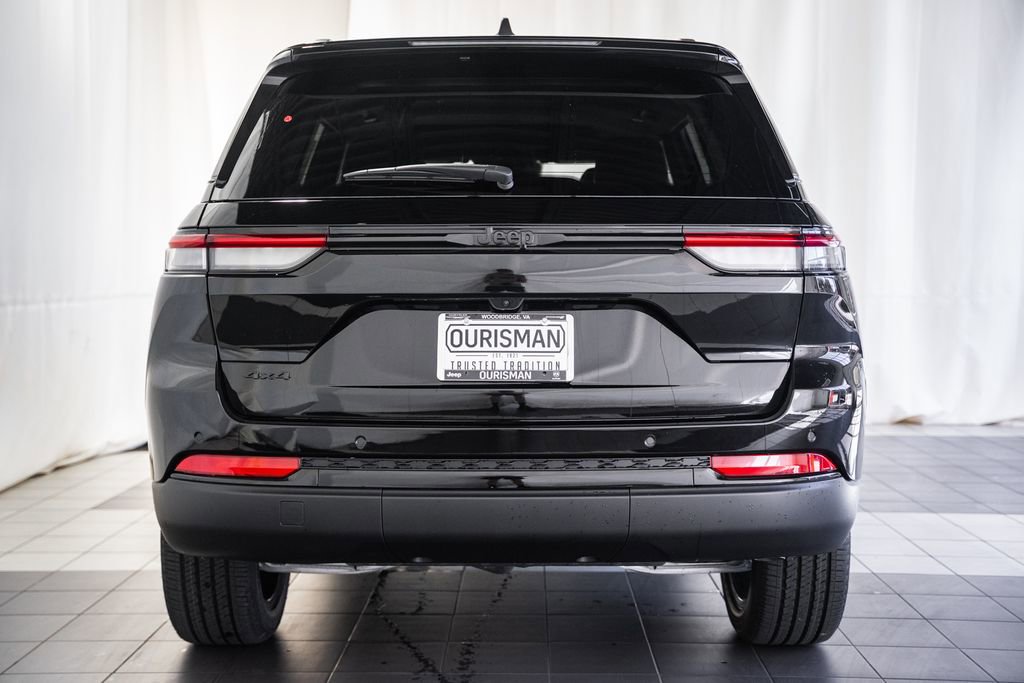 New 2025 Jeep Grand Cherokee 4WD image 5