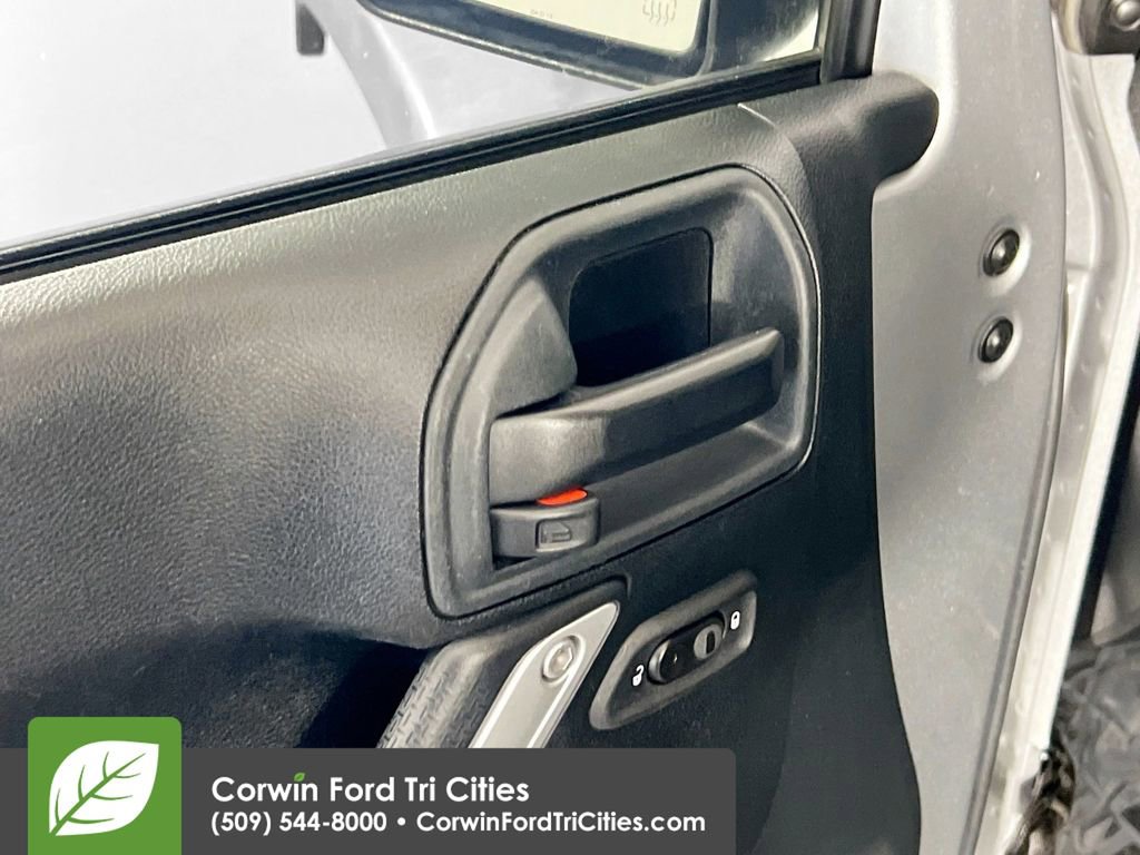 Used 2016 Jeep Wrangler Unlimited Rubicon w/ Connectivity Group AWD/4WD image 12