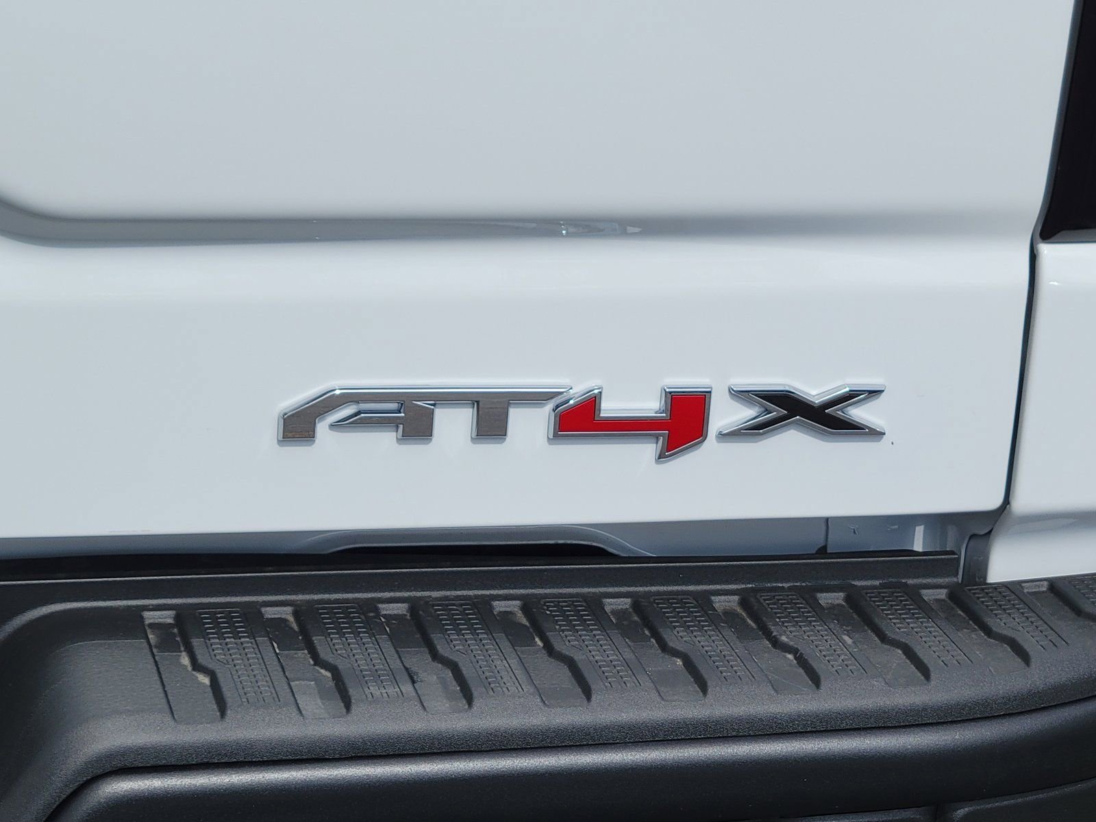 New 2026 GMC Sierra 1500 AT4X w/ AT4X AEV Edition image 10