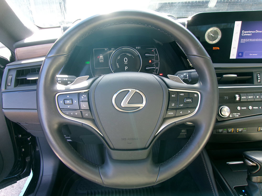 Used 2025 Lexus ES 300h w/ Premium Package FWD image 20
