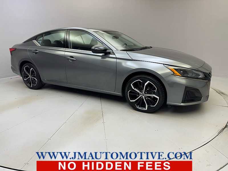 Used 2024 Nissan Altima 2.5 SR FWD image 7