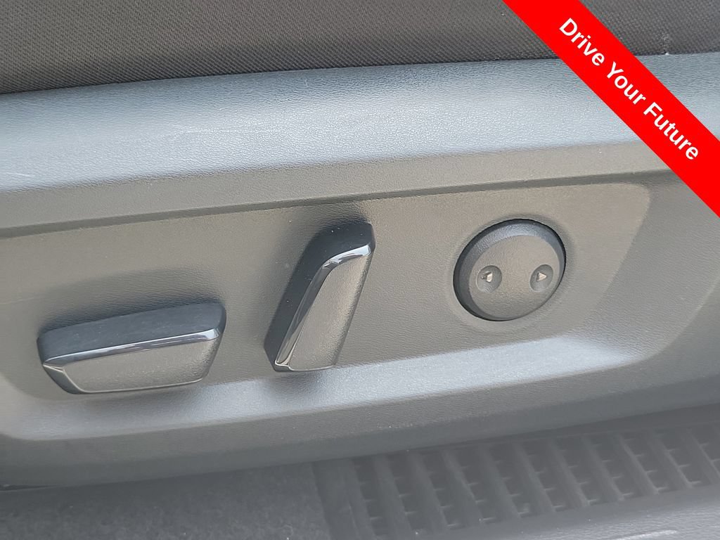 Used 2023 Nissan Rogue SV FWD image 17