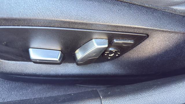 Used 2022 BMW 530i w/ Convenience Package RWD image 13