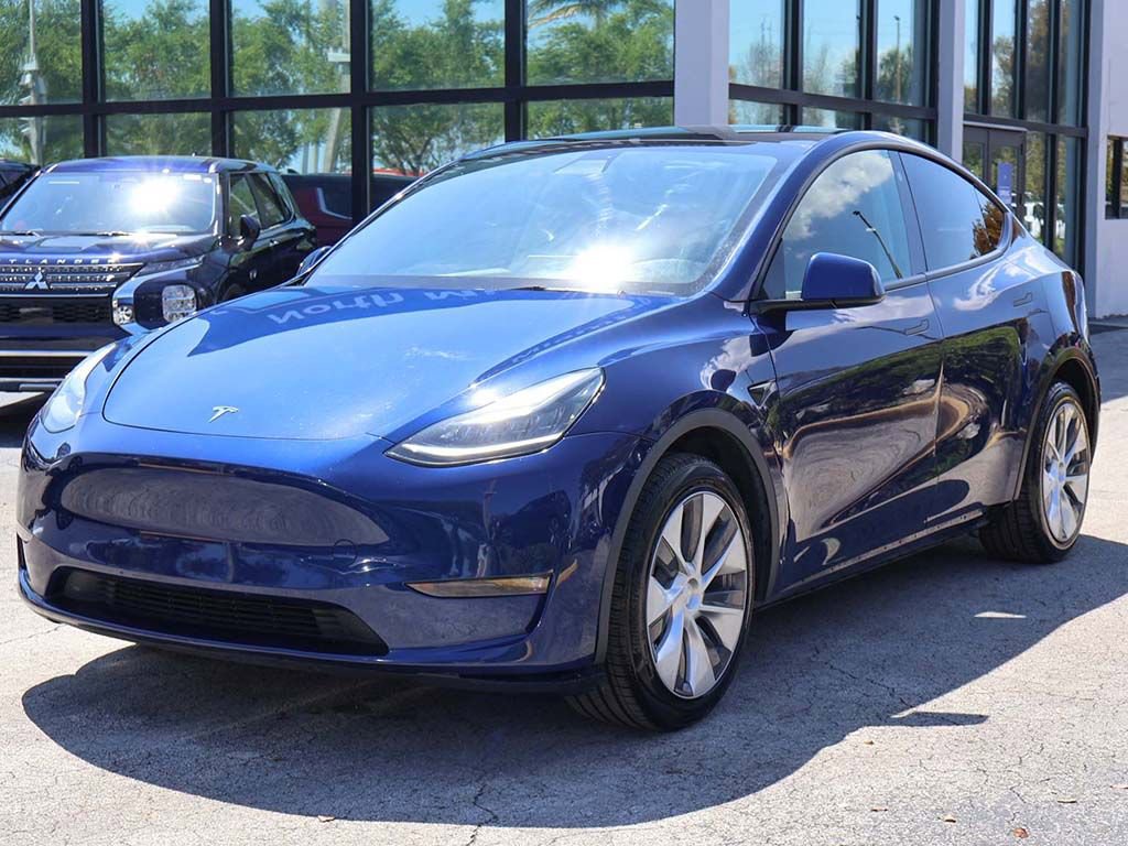 Used 2022 Tesla Model Y Long Range image 7