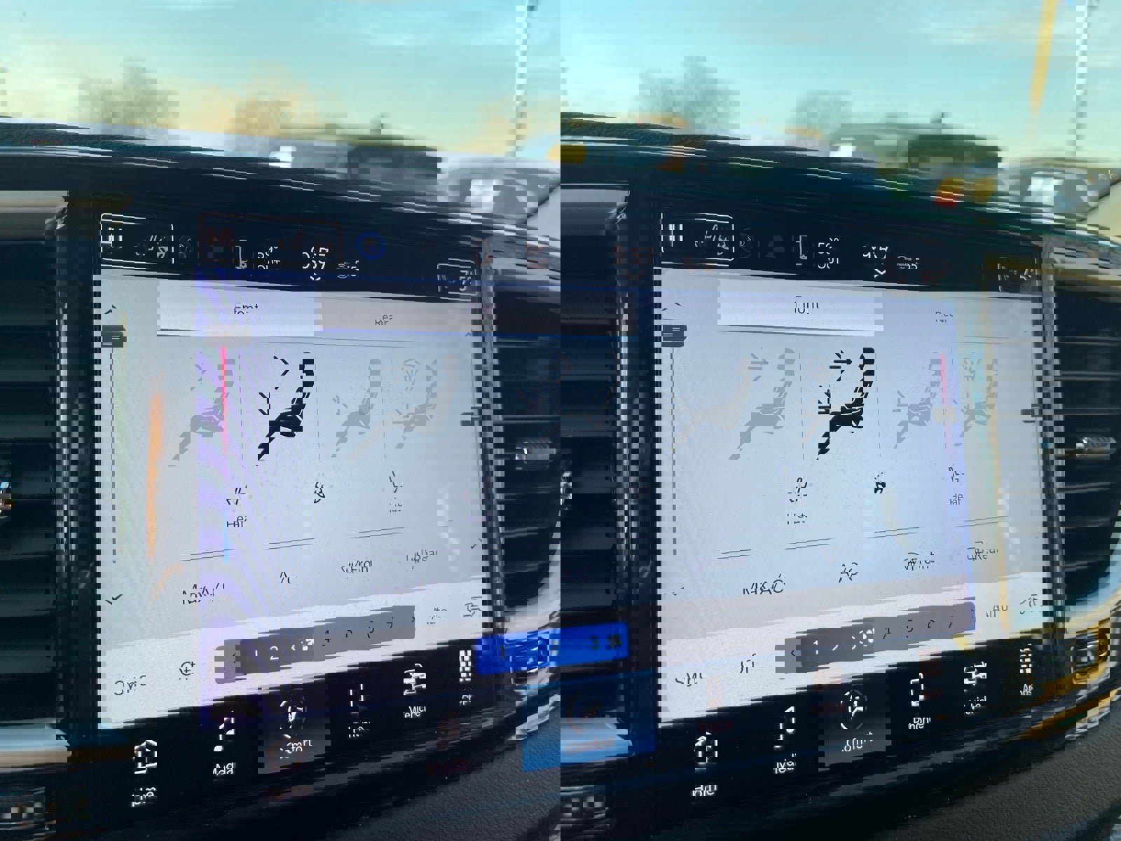 Used 2023 Chrysler Pacifica Touring-L image 12