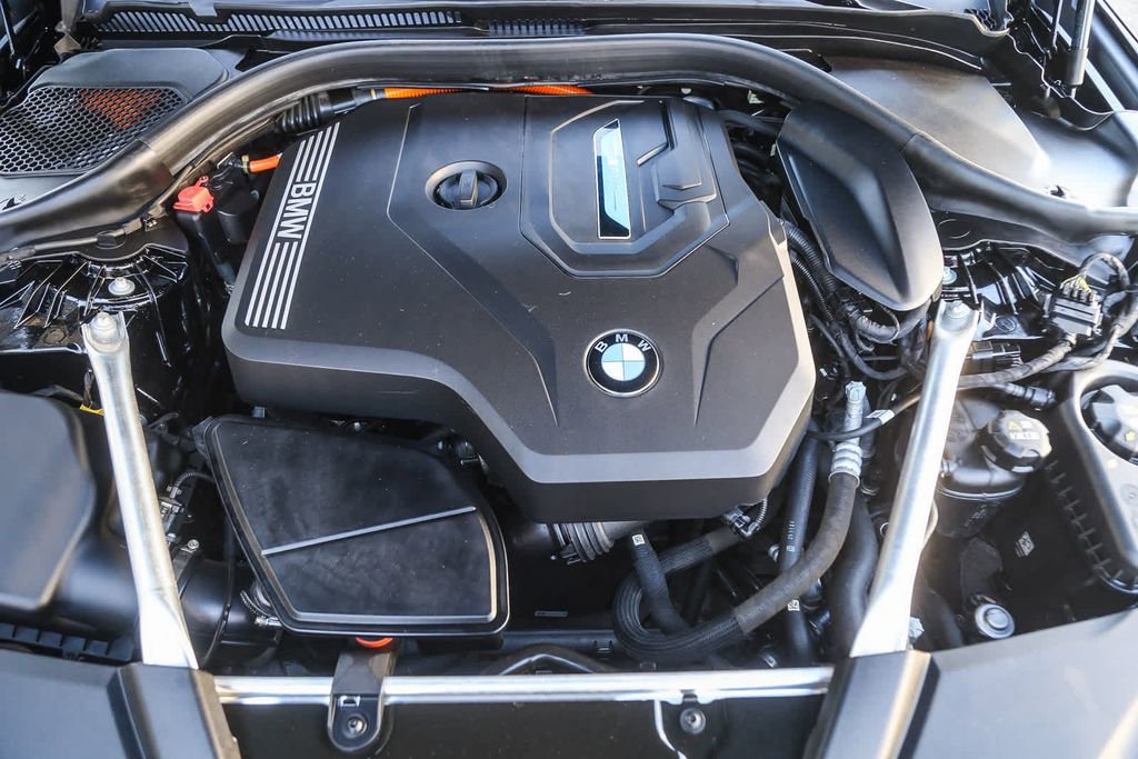 Certified 2023 BMW 530e w/ Convenience Package image 24