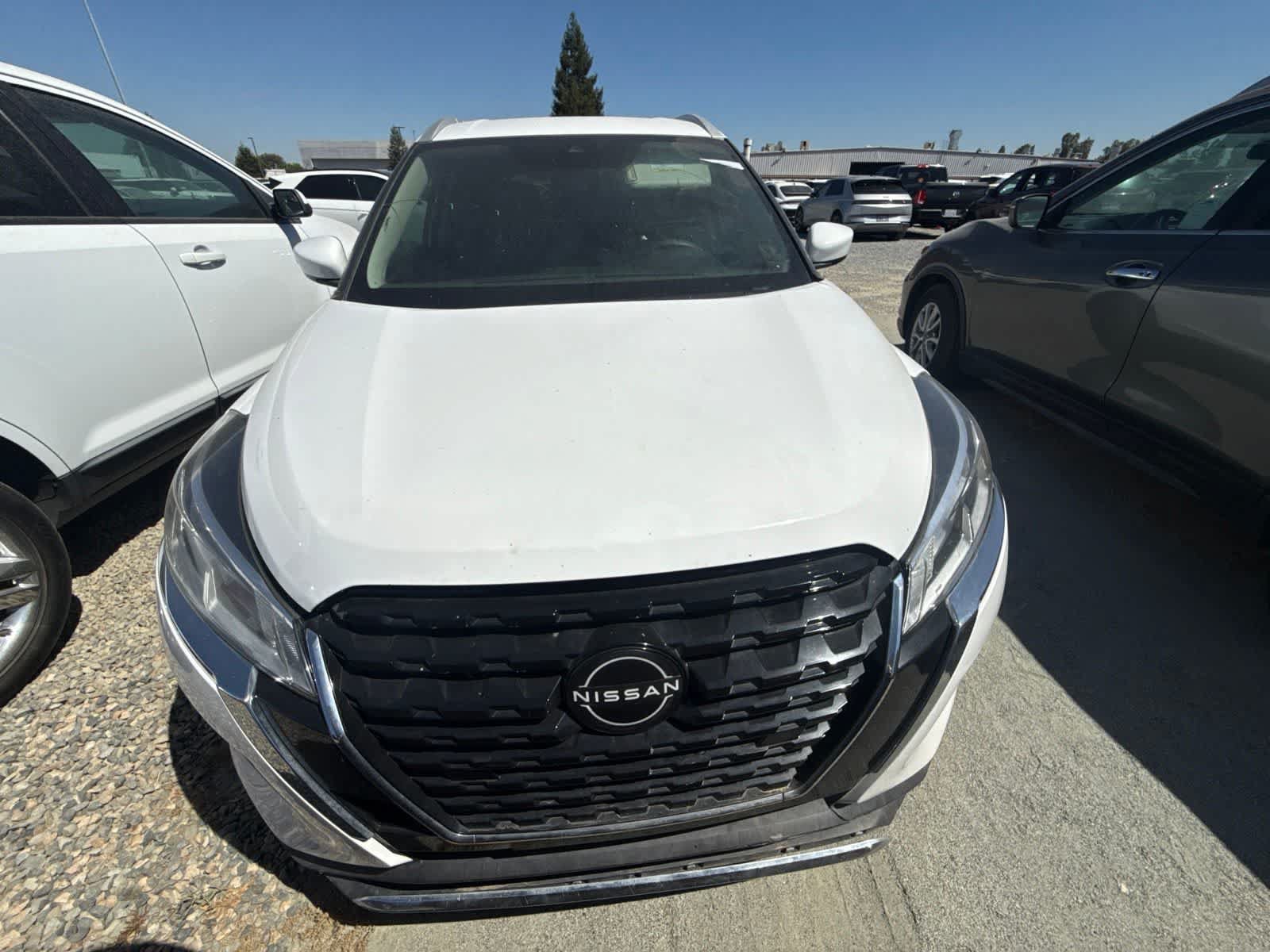 Used 2022 Nissan Kicks SV FWD image 2
