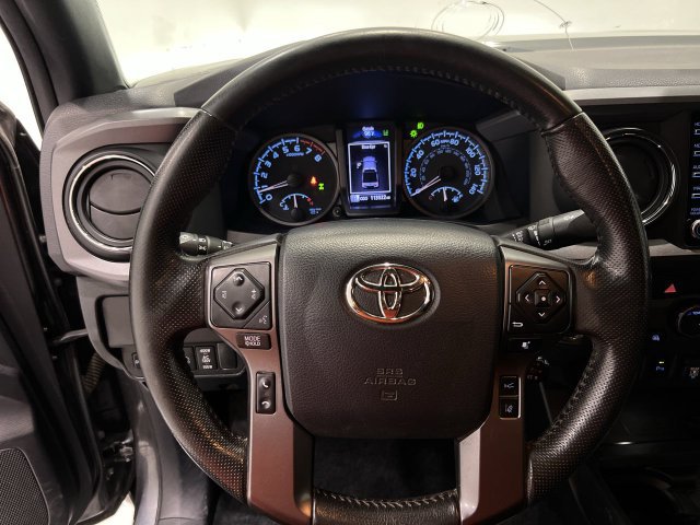 Used 2020 Toyota Tacoma TRD Off-Road w/ Technology Package AWD/4WD image 10