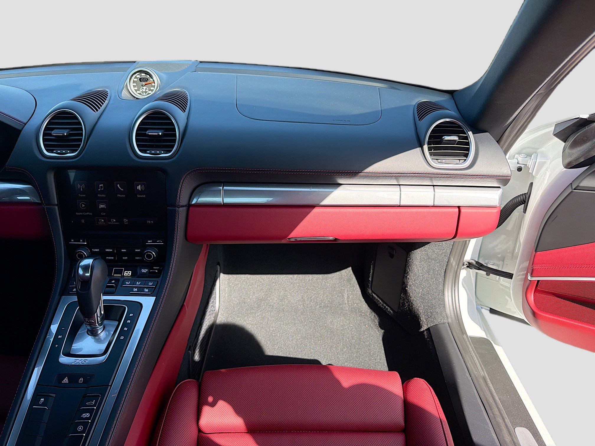 Used 2025 Porsche 718 Cayman RWD image 17