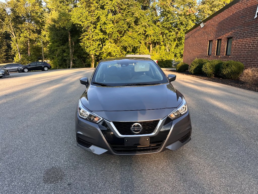 Used 2022 Nissan Versa SV FWD image 2