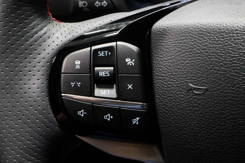 Used 2025 Ford Explorer ST-Line image 27