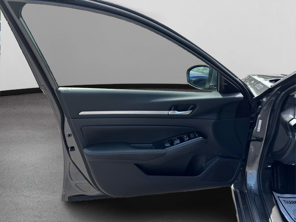 New 2025 Nissan Altima 2.5 SL image 14