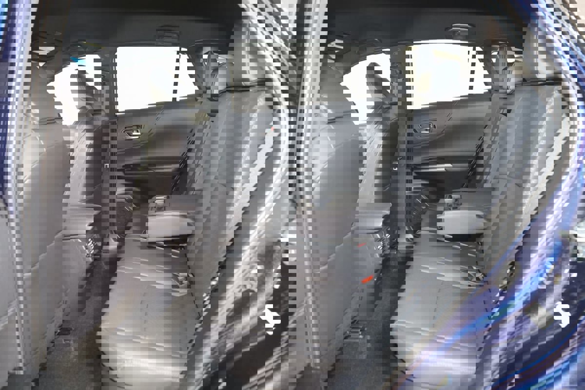 Used 2023 Toyota Venza Limited image 42