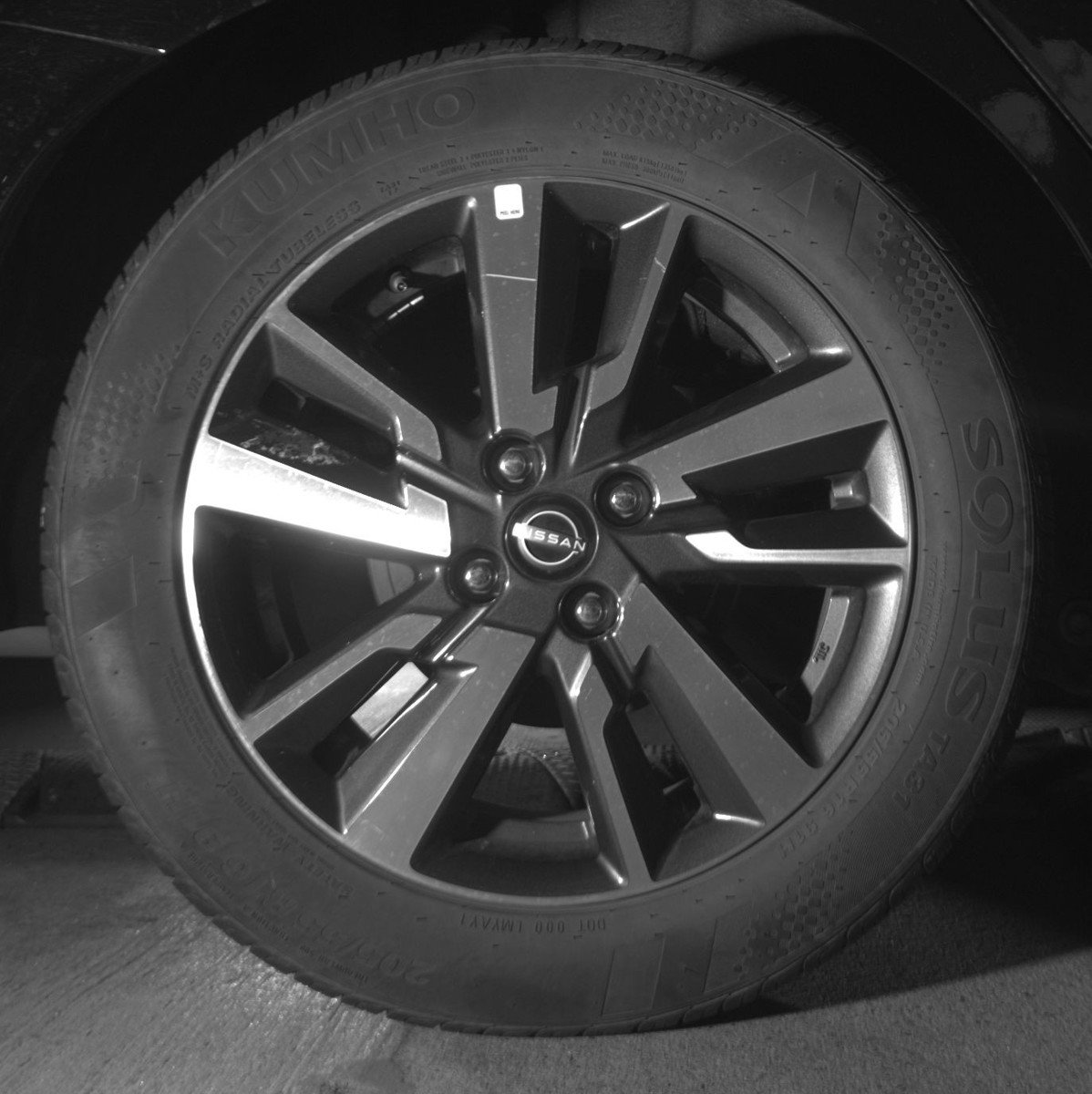 Used 2025 Nissan Versa SV FWD image 15