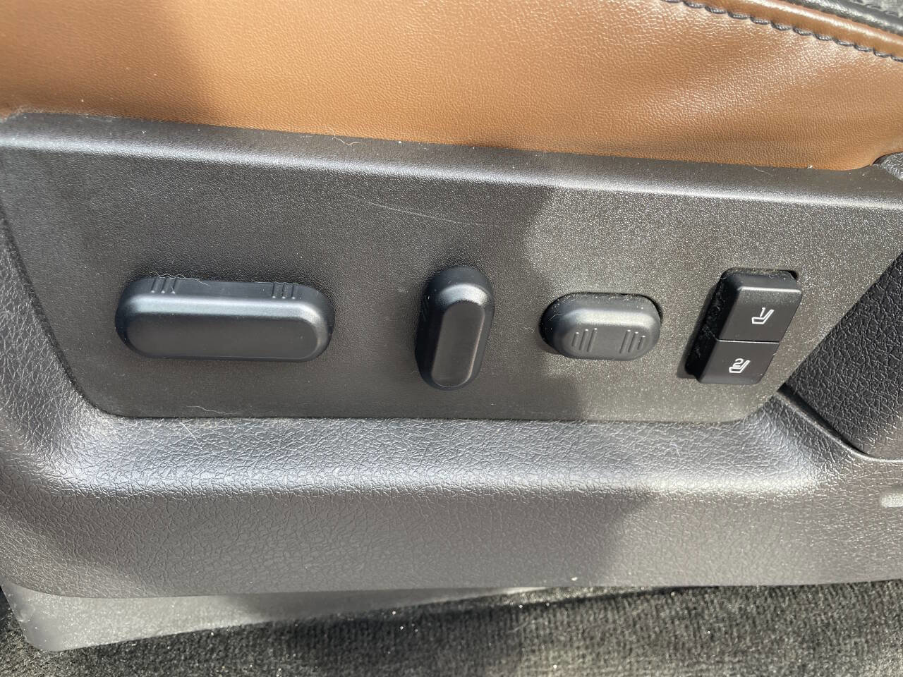 Used 2013 Ford F150 Platinum image 19