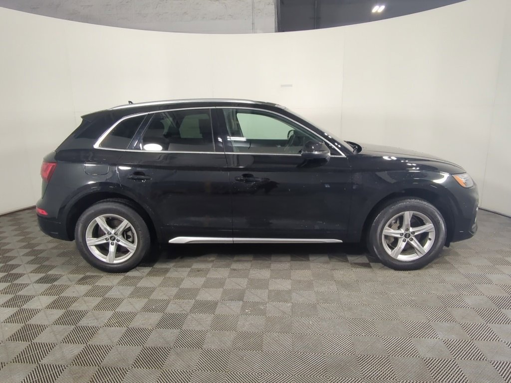 Used 2023 Audi Q5 2.0T Premium w/ Convenience Package image 11