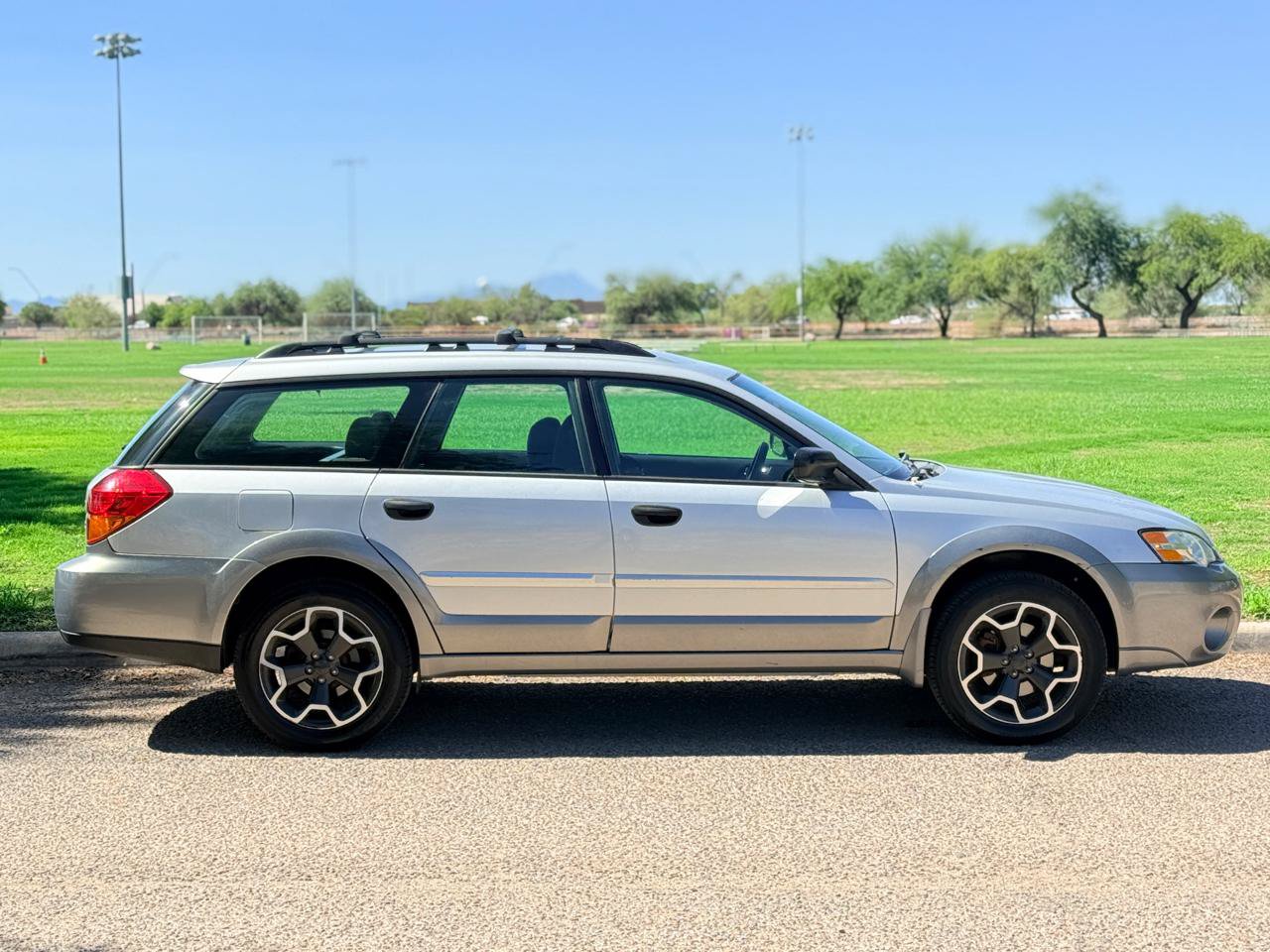 Used 2006 Subaru Outback 2.5i Special Edition AWD/4WD image 6
