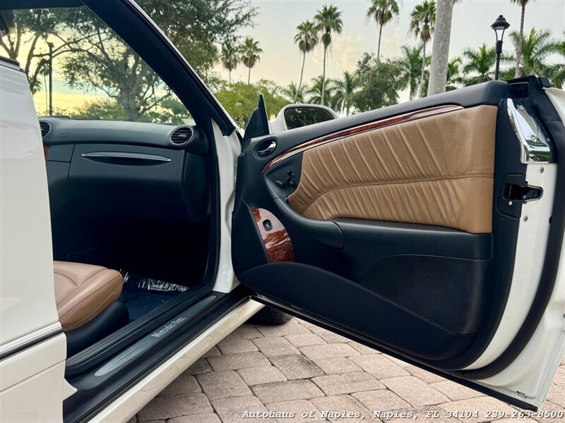 Used 2007 Mercedes-Benz CLK 350 Cabriolet image 24