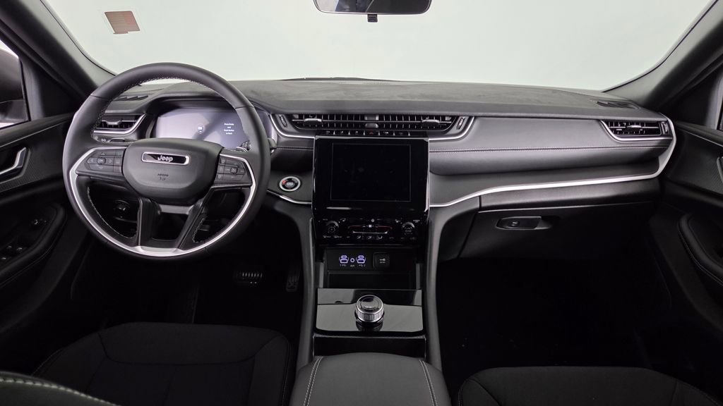 New 2025 Jeep Grand Cherokee Laredo w/ Luxury Tech Group I image 37