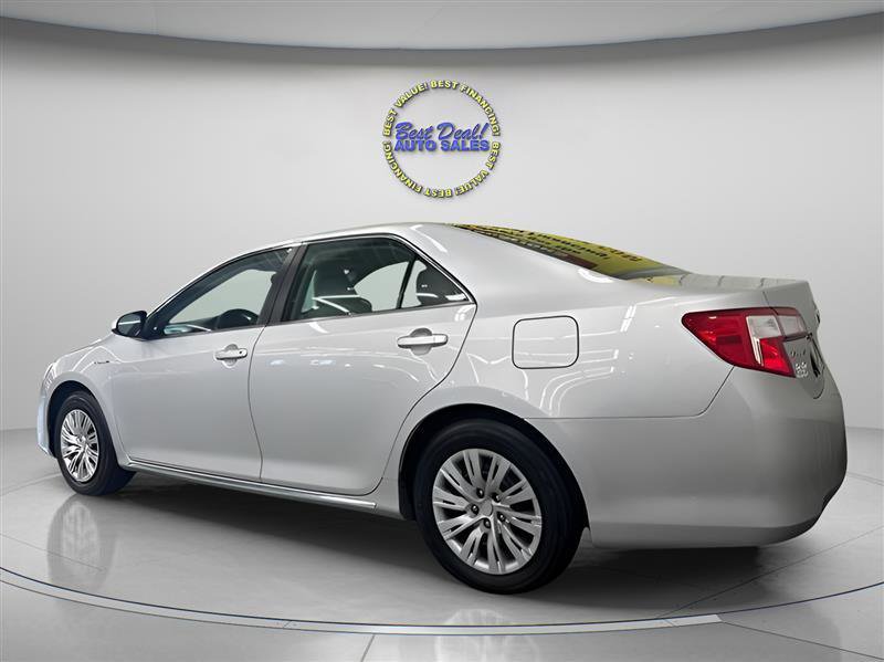 Used 2014 Toyota Camry LE FWD image 3