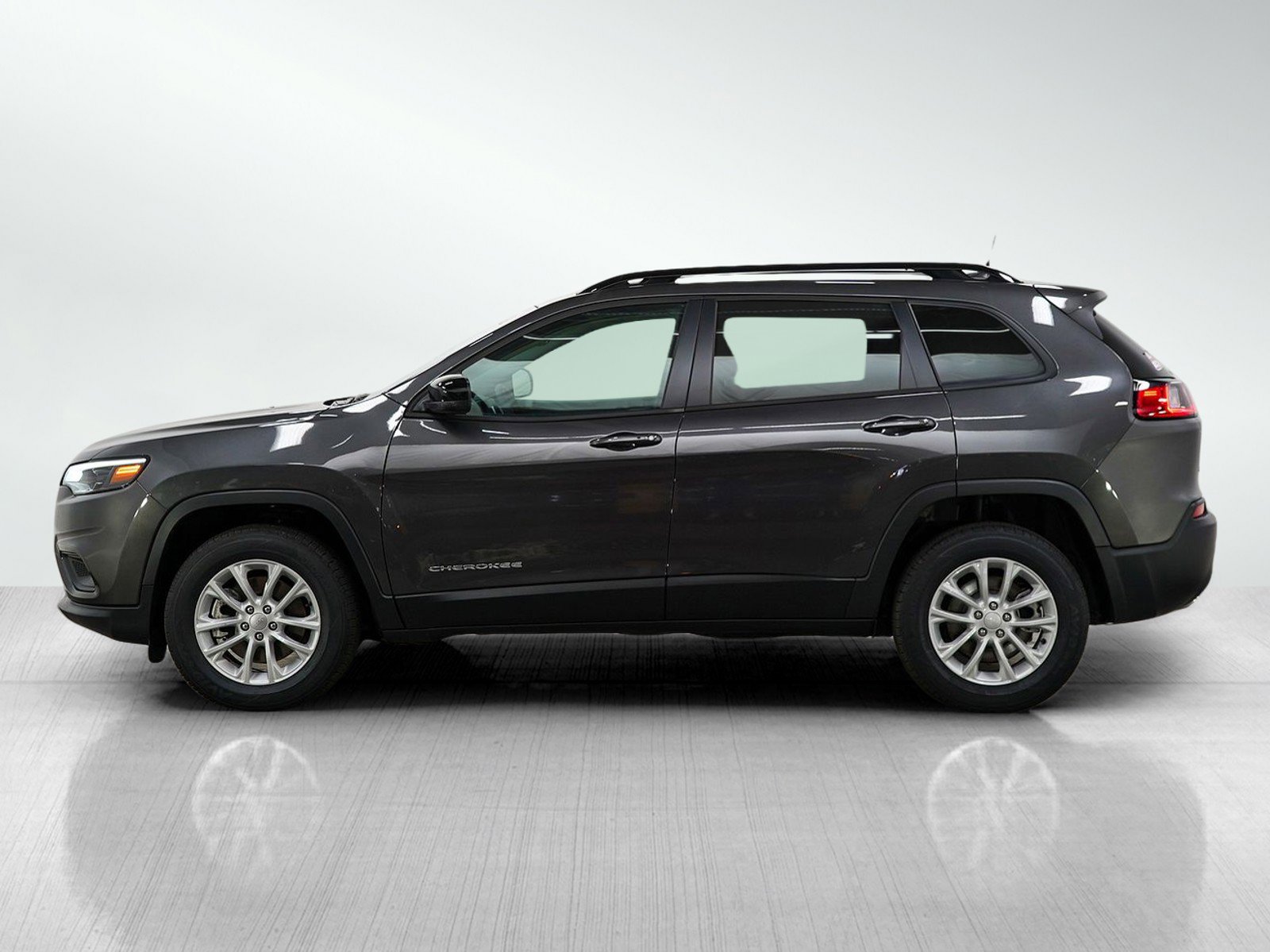 Used 2022 Jeep Cherokee Latitude Lux AWD/4WD image 2