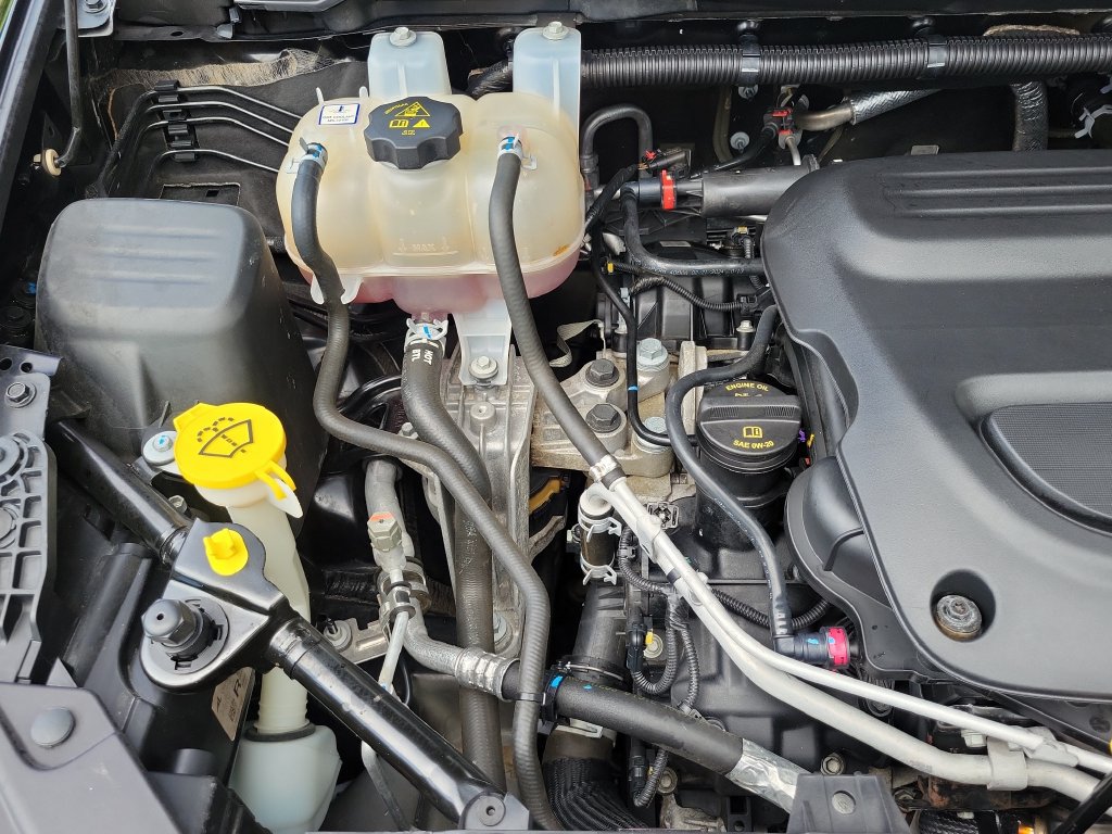 Used 2024 Chrysler Pacifica Touring-L FWD image 37