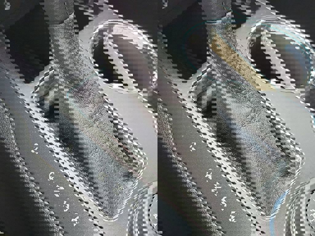 Used 2019 Ford Explorer XLT image 31