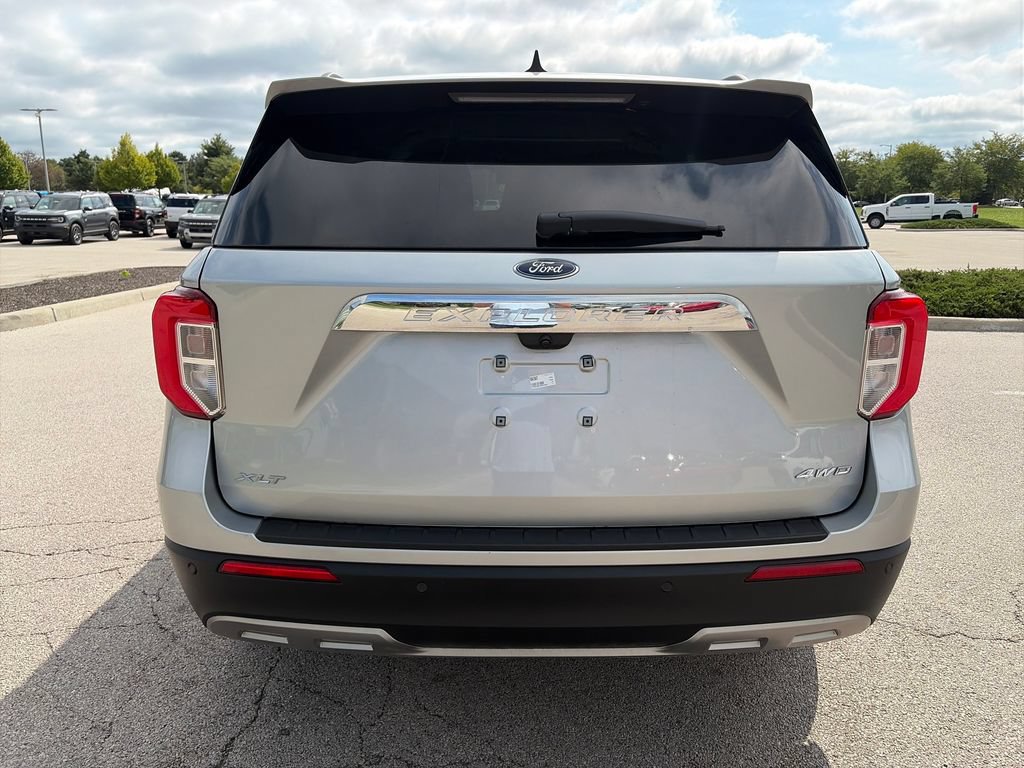 Used 2024 Ford Explorer XLT w/ Equipment Group 202A AWD/4WD image 6