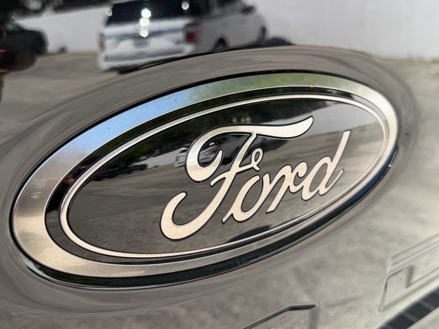 Used 2023 Ford F250 XLT w/ Black Appearance Package AWD/4WD image 9