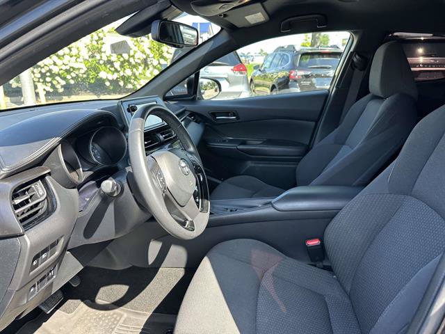 Used 2018 Toyota C-HR XLE FWD image 32