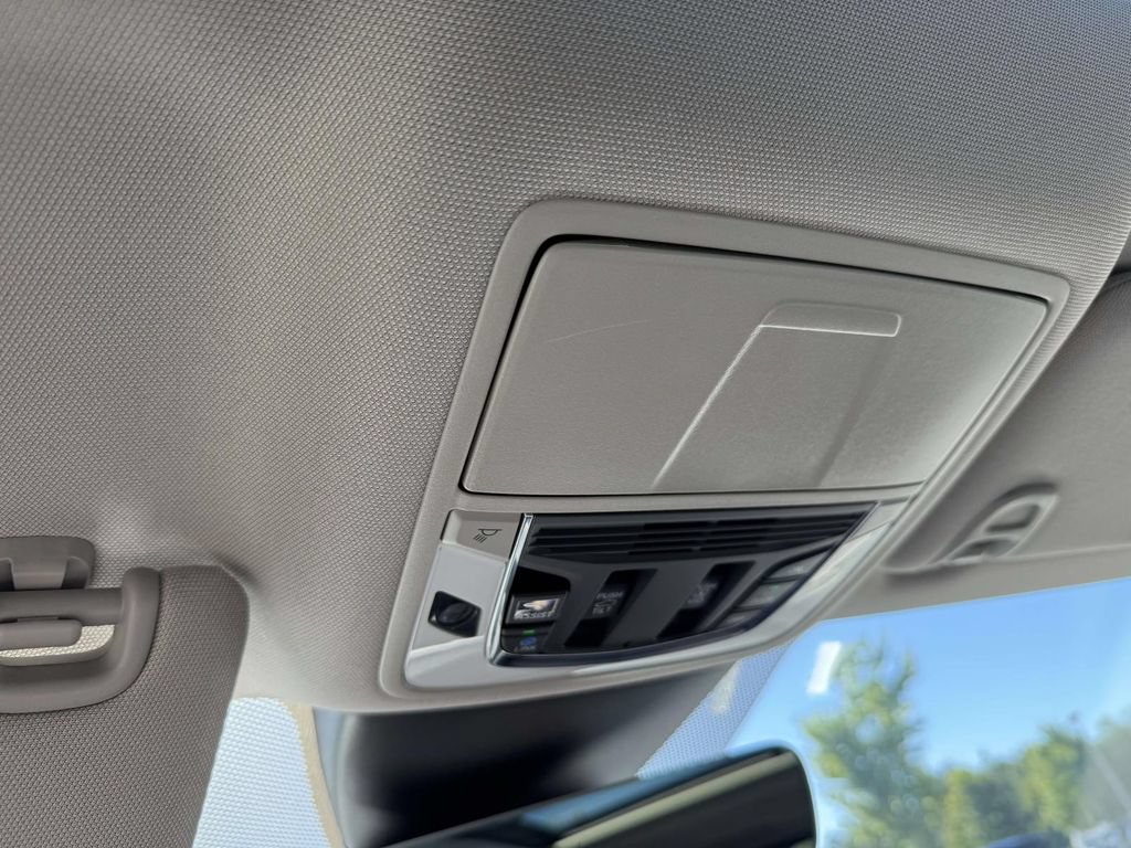 Used 2022 Acura MDX SH-AWD image 28