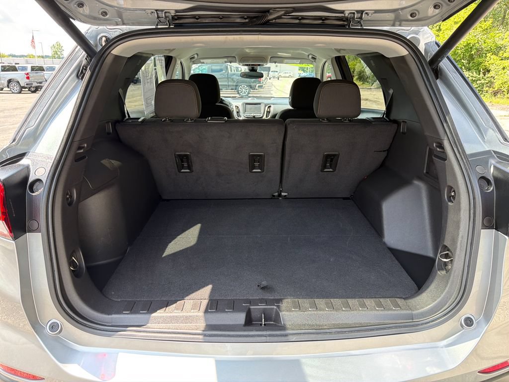 Used 2024 Chevrolet Equinox LT FWD image 30