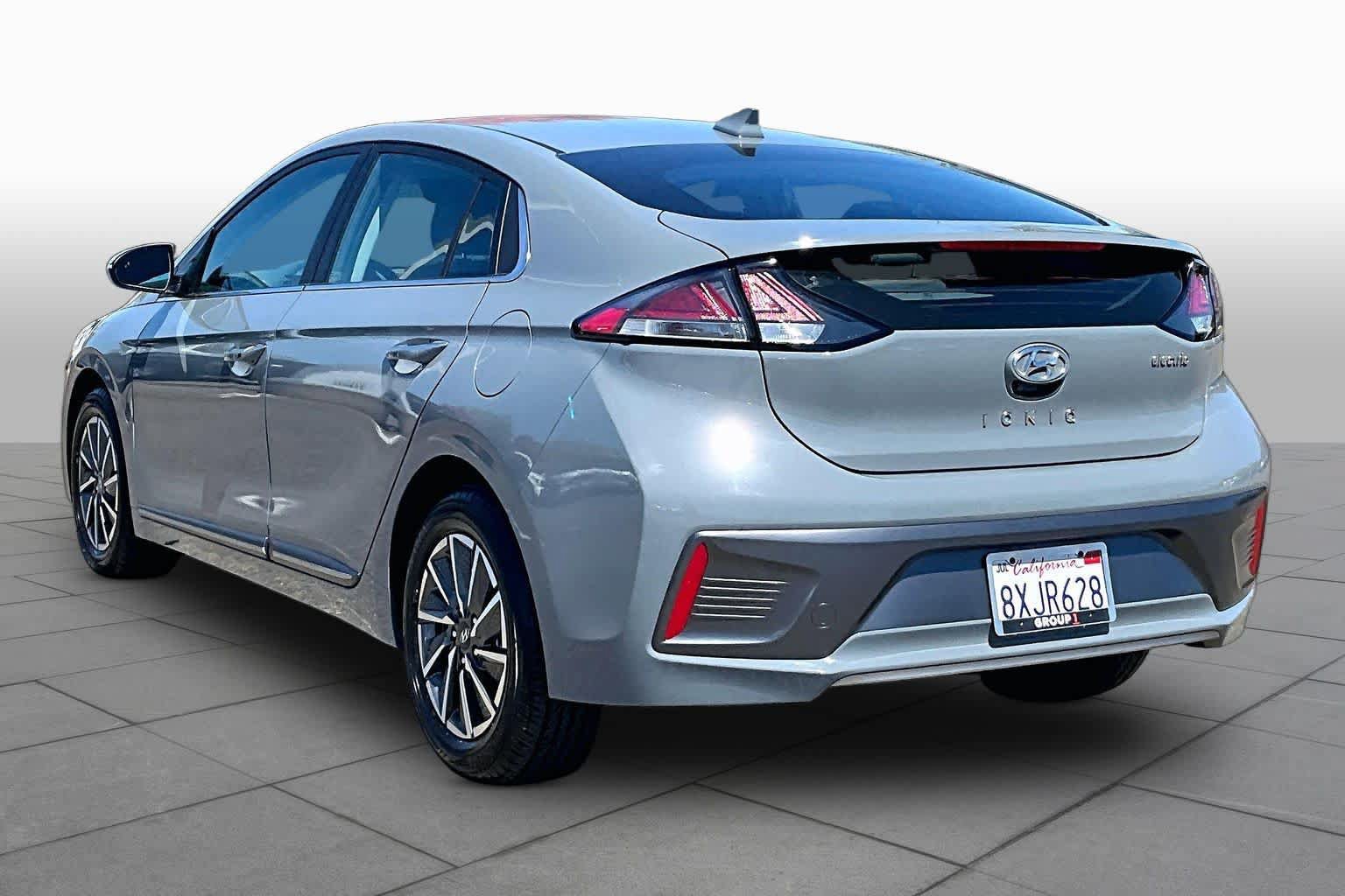 Used 2021 Hyundai Ioniq Limited FWD image 11