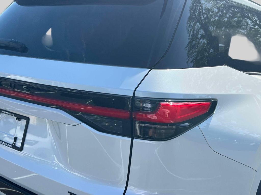 New 2026 Lexus TX 500h AWD image 9