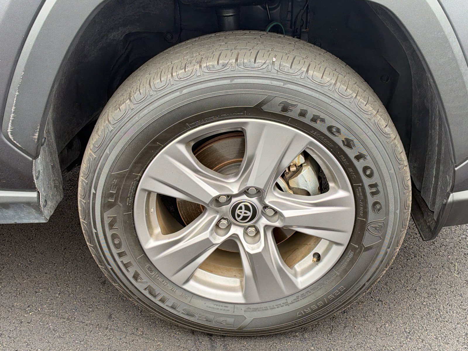 Used 2025 Toyota RAV4 XLE AWD/4WD image 12