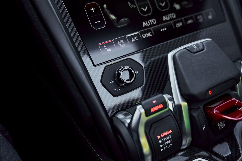 Used 2024 Lamborghini Urus Performante image 79