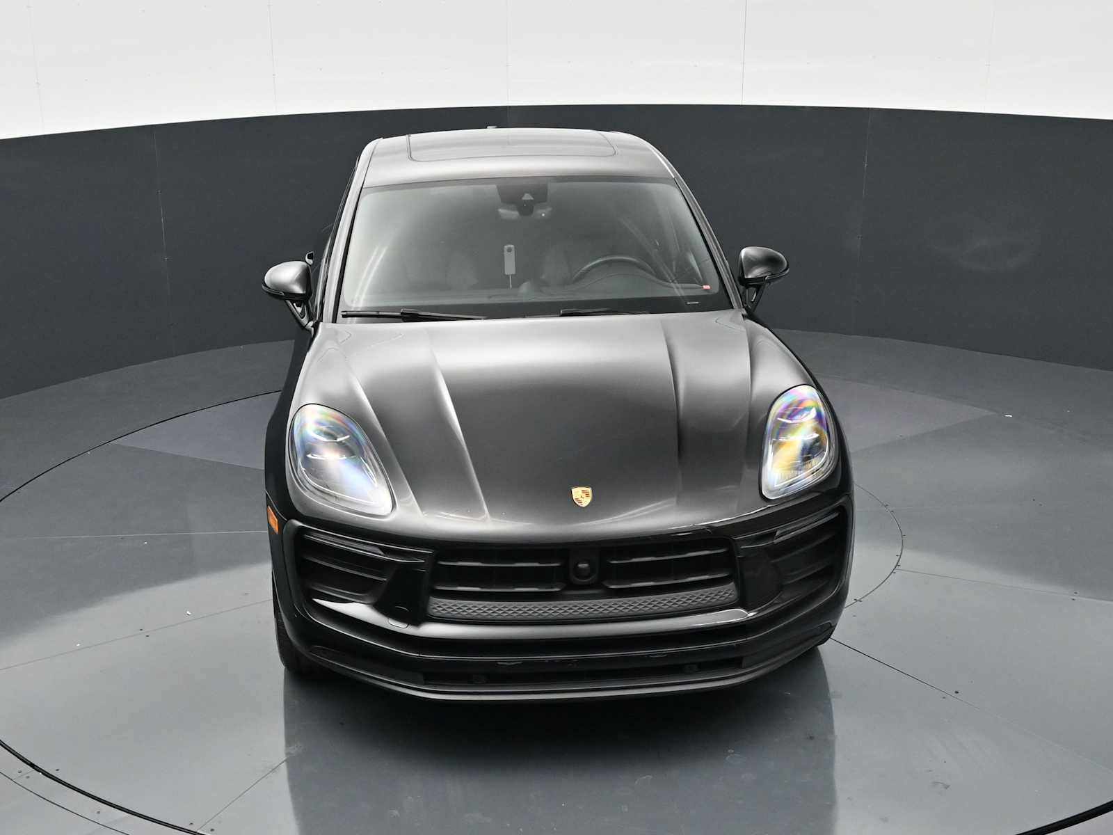 Certified 2024 Porsche Macan AWD/4WD image 33