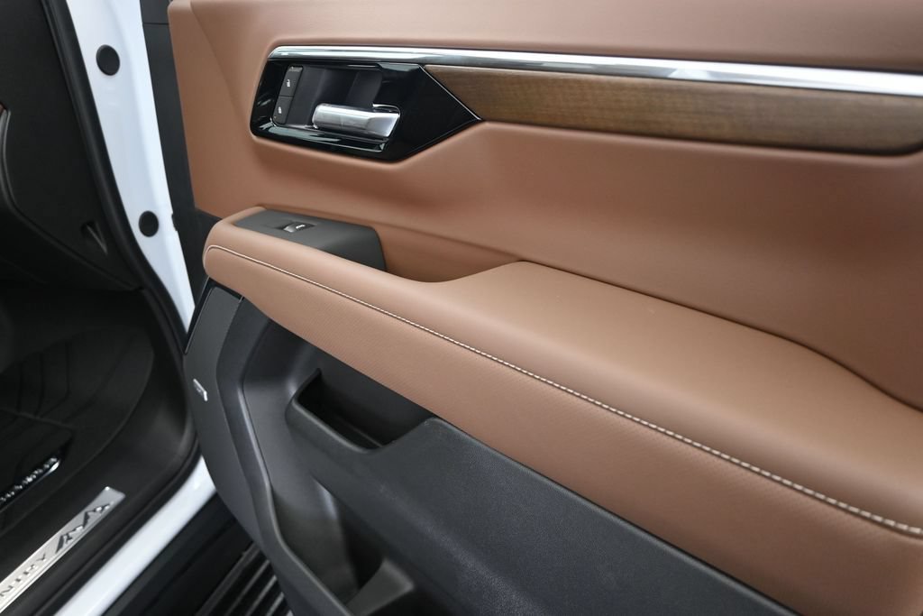 New 2026 Chevrolet Suburban High Country AWD/4WD image 24