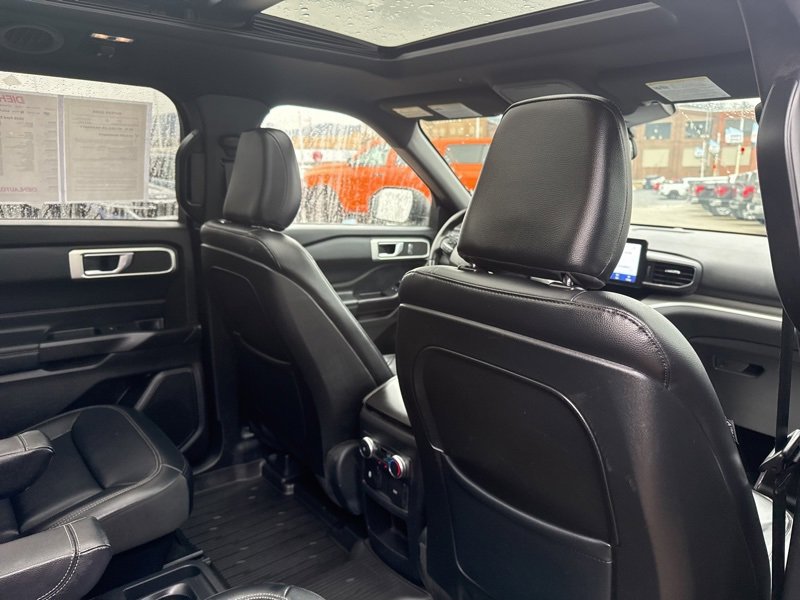 Used 2020 Ford Explorer XLT w/ Equipment Group 202A image 17