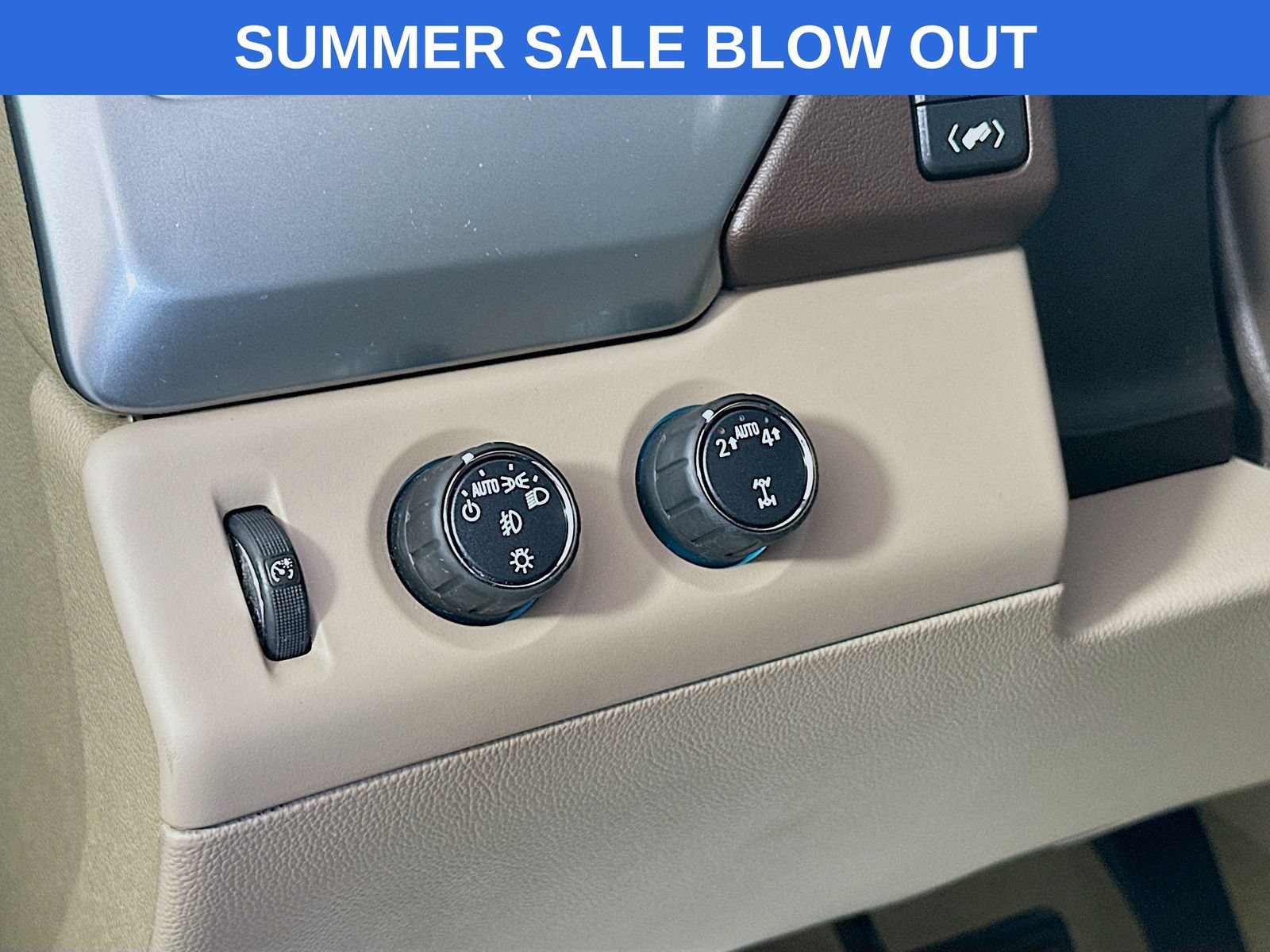 Used 2018 Chevrolet Tahoe Premier AWD/4WD image 10